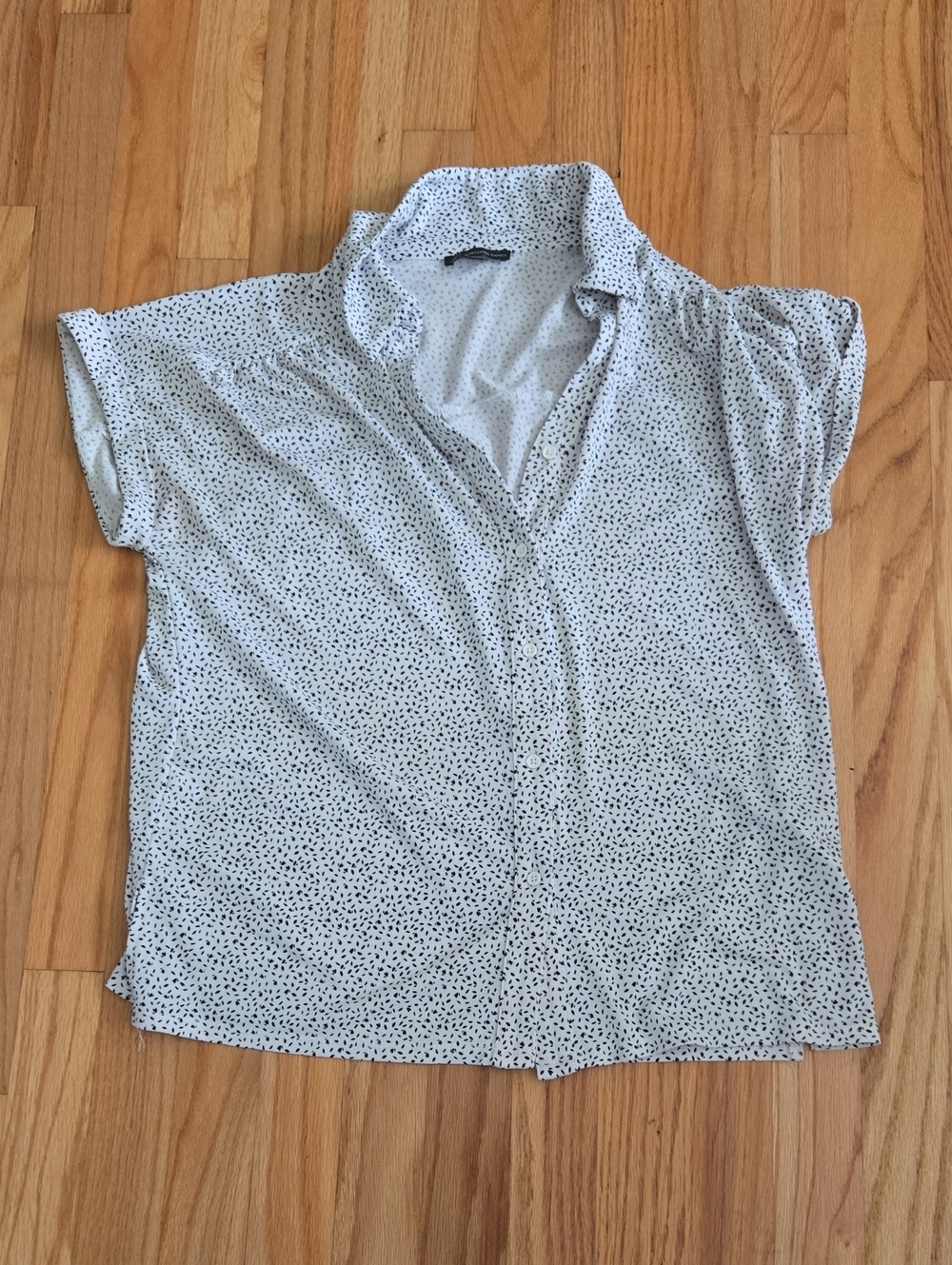 Adrianna Papell Women's White Short-Sleeve Shirt with Black Dot Print, Medium